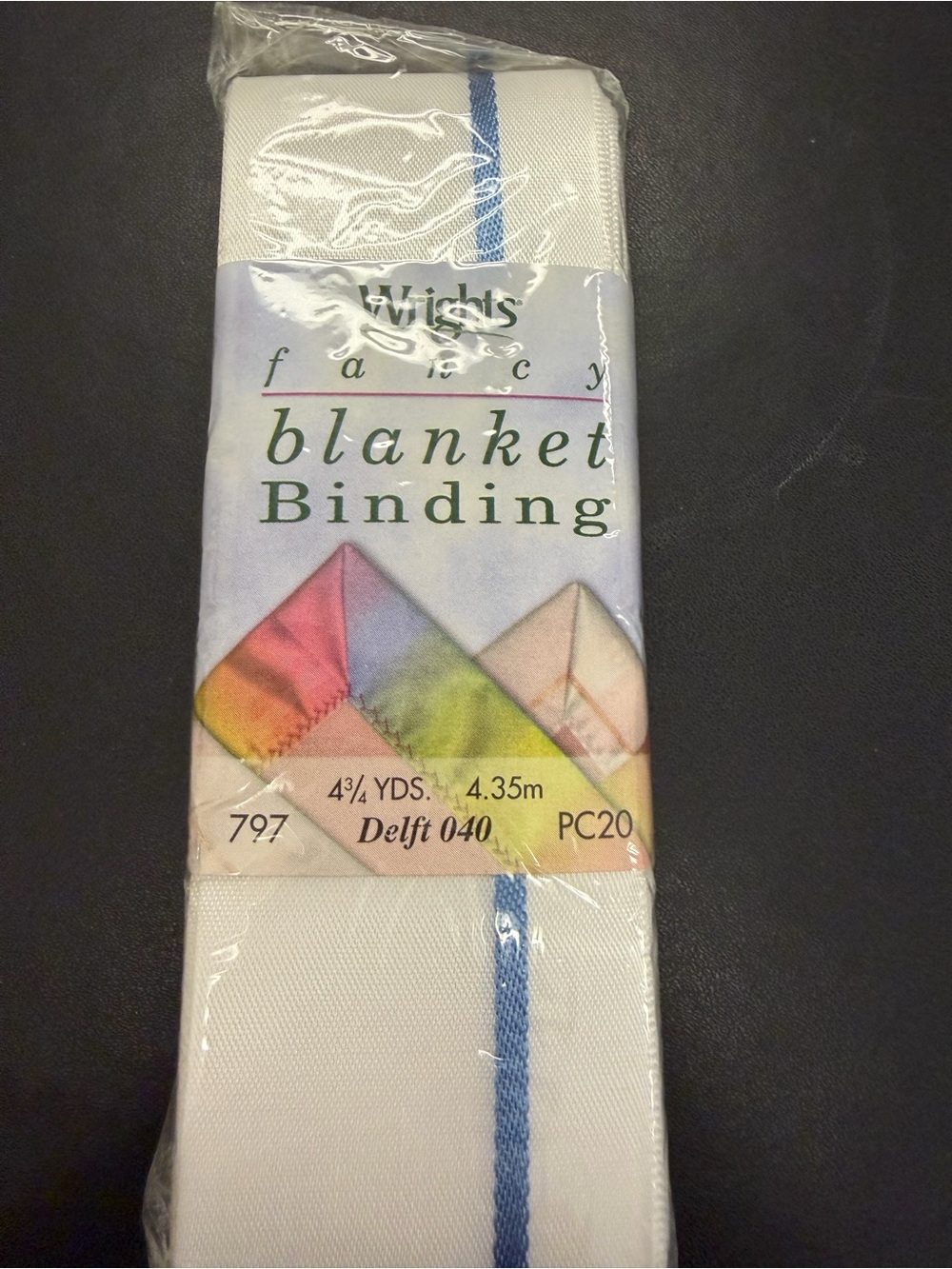 Wight's Fancy Blanket Binding in White with Blue Stripe